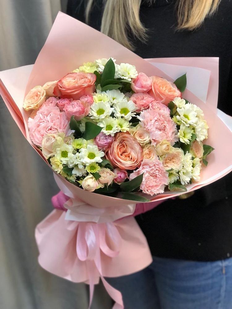 Букет нежные объятья в Подольске Букет цветов из: Гвоздики, Розы и Хризантемы в Подольске