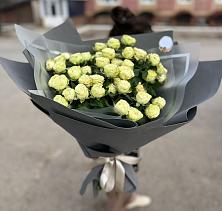 Букет Белые кустовые розы Солинеро в Подольске