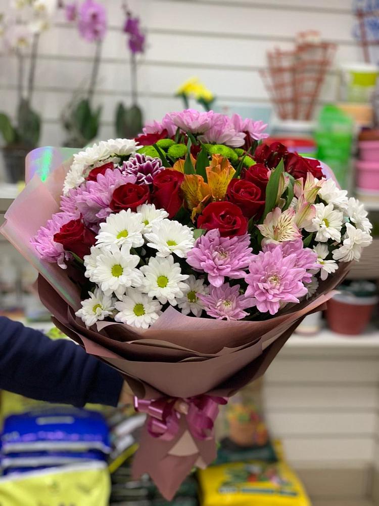 Букет салют цветов в Подольске Букет цветов из: Розы, Хризантемы и Альстромерии в Подольске