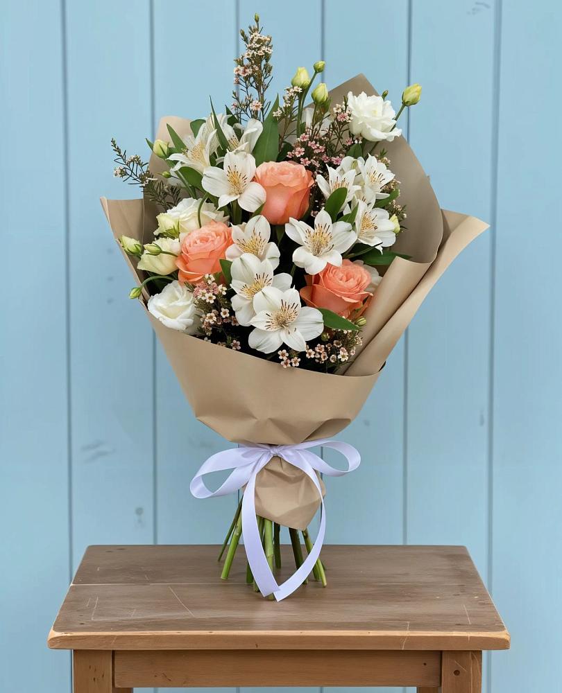 Букет яркий комплимент в Подольске Букет цветов из: Альстромерии, Лизиантусы, Розы и Хризантемы в Подольске