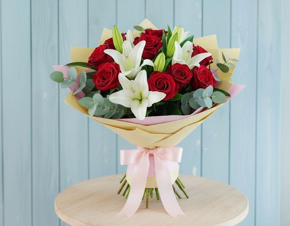 Букет цветов из: Лилии и Розы в Подольске